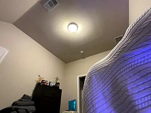 Snapshot of wynterheat chatting on 11.29.25 wynterheat online show from 11.29.25