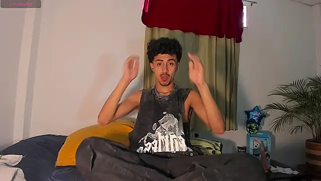 Snapshot of RyanRizzo chatting on 03.03.25 RyanRizzo online show from 03.03.25