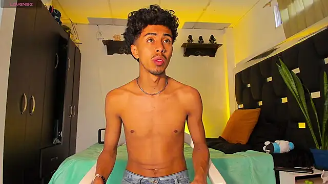 Snapshot of RyanRizzo chatting on 03.15.25 RyanRizzo online show from 03.15.25