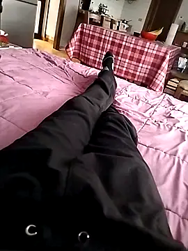 Snapshot of Mihneaaa chatting on 10.30.25 Mihneaaa online show from 10.30.25