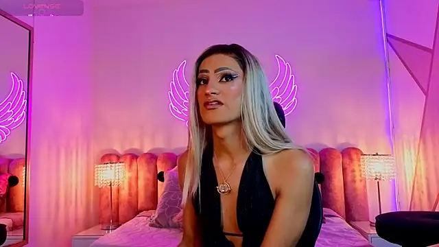  scarletmoore online show from 09.24.25