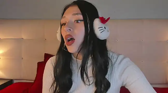 Zowi Hottiee online show from 03.05.25