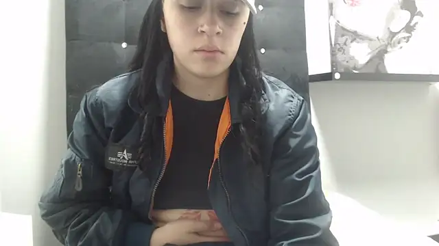 Zowi Hottiee online show from 10.09.25