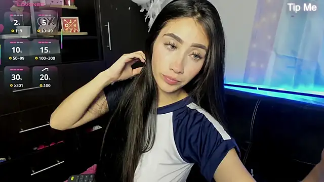 Snapshot of Emilytafur chatting on 03.11.26 Emilytafur online show from 03.11.26