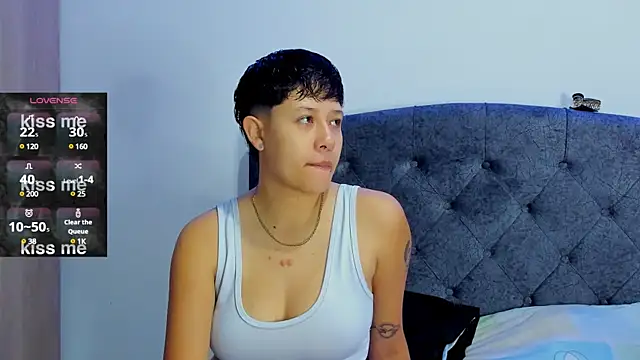Snapshot of violet_casper_ chatting on 02.05.25 violet casper online show from 02.05.25
