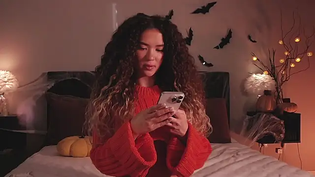 Denise Garciia online show from 10.29.25