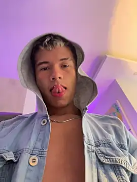 Logan smith1 online show from 02.17.25