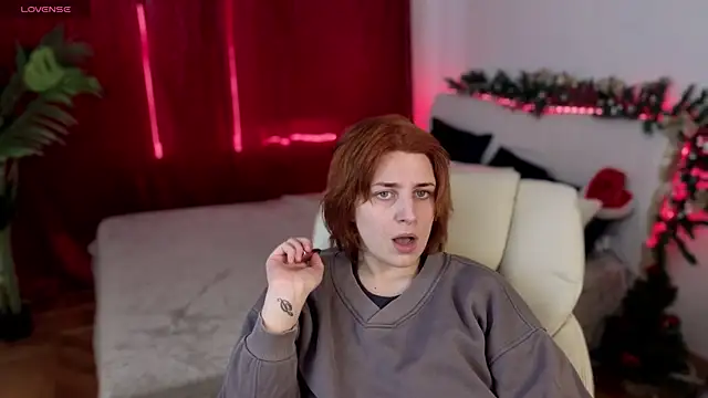 FoxyRayy online show from 11.25.25