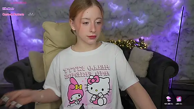 Snapshot of SilverrMoon chatting on 12.28.24 SilverrMoon online show from 12.28.24