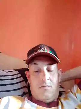 Snapshot of Fabiocapao01 chatting on 12.25.24 Fabiocapao01 online show from 12.25.24