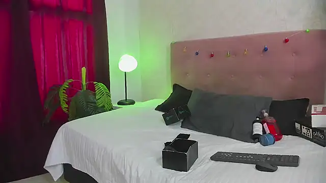 Snapshot of diabla_sexyboobs chatting on 02.09.25 diabla sexyboobs online show from 02.09.25