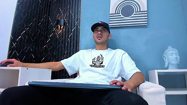 Snapshot of Liam_crox chatting on 01.02.25 Liam crox online show from 01.02.25