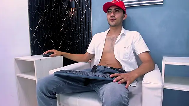 Snapshot of Liam_crox chatting on 01.21.25 Liam crox online show from 01.21.25