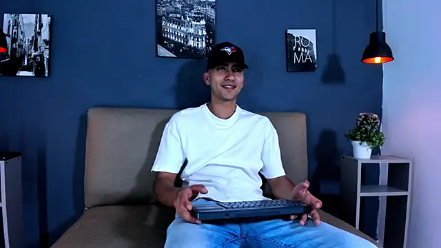 Snapshot of Liam_crox chatting on 01.22.25 Liam crox online show from 01.22.25