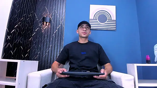 Snapshot of Liam_crox chatting on 01.29.25 Liam crox online show from 01.29.25