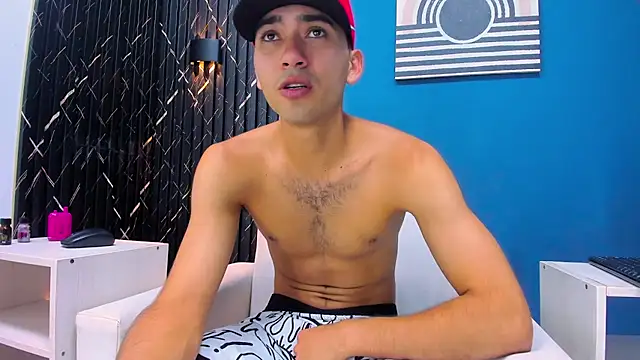 Snapshot of Liam_crox chatting on 02.04.25 Liam crox online show from 02.04.25