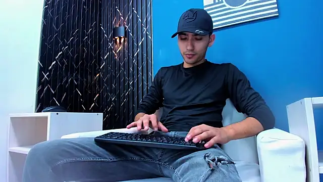 Snapshot of Liam_crox chatting on 02.07.25 Liam crox online show from 02.07.25