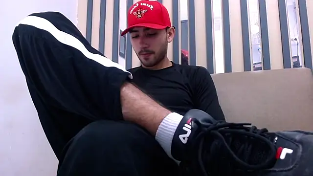 Snapshot of Liam_crox chatting on 02.13.25 Liam crox online show from 02.13.25