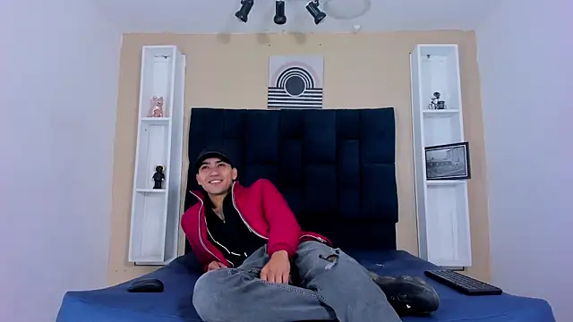 Snapshot of Liam_crox chatting on 02.15.25 Liam crox online show from 02.15.25