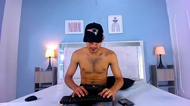 Snapshot of Liam_crox chatting on 02.19.25 Liam crox online show from 02.19.25