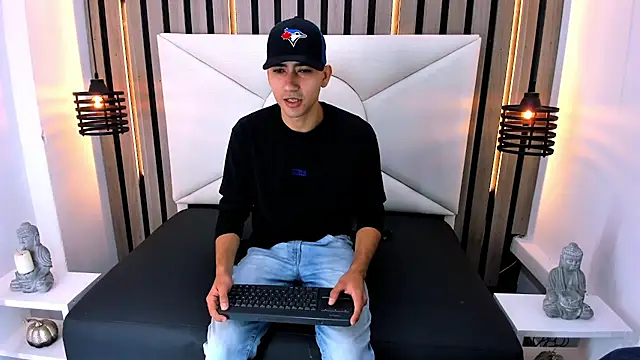 Snapshot of Liam_crox chatting on 03.03.25 Liam crox online show from 03.03.25