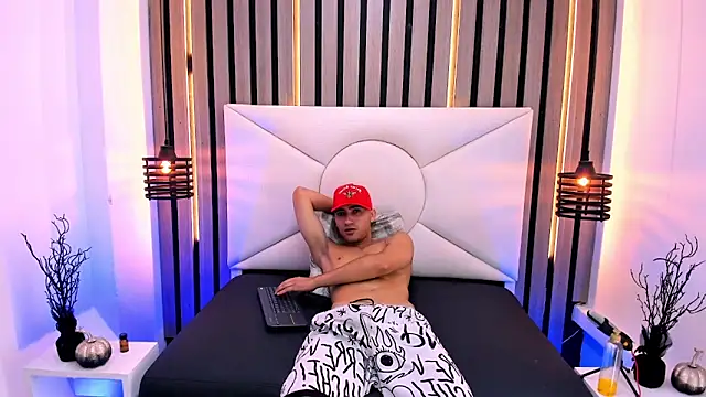 Snapshot of Liam_crox chatting on 03.07.25 Liam crox online show from 03.07.25