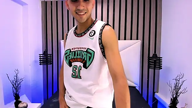 Snapshot of Liam_crox chatting on 03.08.25 Liam crox online show from 03.08.25