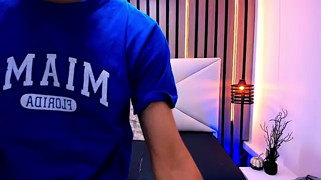 Snapshot of Liam_crox chatting on 03.12.25 Liam crox online show from 03.12.25