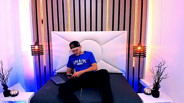 Snapshot of Liam_crox chatting on 03.12.25 Liam crox online show from 03.12.25