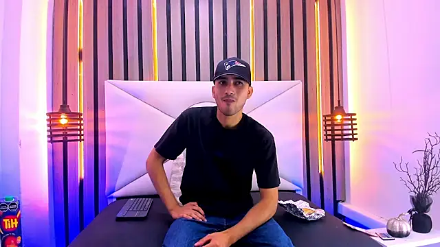 Snapshot of Liam_crox chatting on 03.15.25 Liam crox online show from 03.15.25