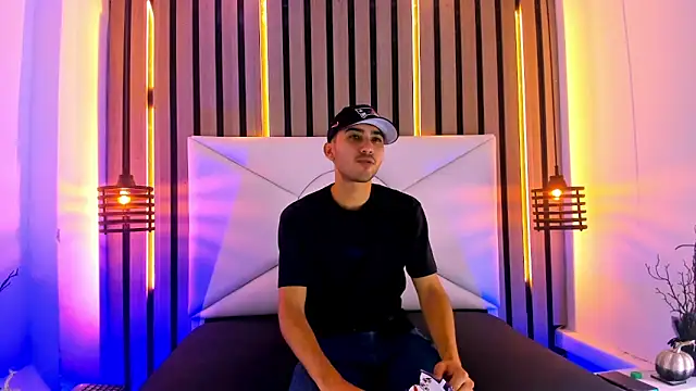 Snapshot of Liam_crox chatting on 03.15.25 Liam crox online show from 03.15.25