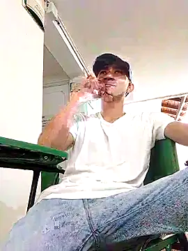 Snapshot of Liam_crox chatting on 03.17.25 Liam crox online show from 03.17.25