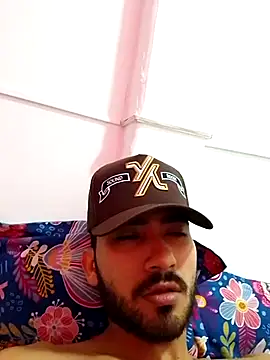 Snapshot of Liam_crox chatting on 11.05.25 Liam crox online show from 11.05.25