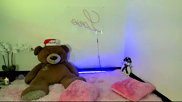 kendal scott1 online show from 12.19.24