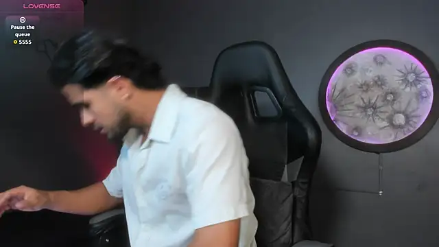 khriss brown online show from 11.19.25