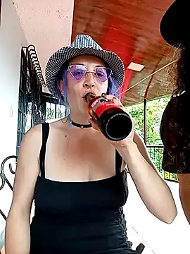 Snapshot of sophie_banger chatting on 12.28.24 sophie banger online show from 12.28.24