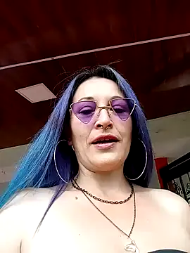 Snapshot of sophie_banger chatting on 12.31.24 sophie banger online show from 12.31.24