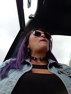 Snapshot of sophie_banger chatting on 09.17.25 sophie banger online show from 09.17.25