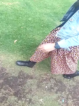 Snapshot of sophie_banger chatting on 09.20.25 sophie banger online show from 09.20.25