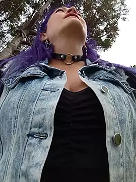 Snapshot of sophie_banger chatting on 10.13.25 sophie banger online show from 10.13.25