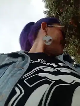 Snapshot of sophie_banger chatting on 10.18.25 sophie banger online show from 10.18.25