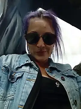 Snapshot of sophie_banger chatting on 11.26.25 sophie banger online show from 11.26.25