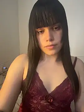 Snapshot of Karolsinhapriv chatting on 12.14.25 Karolsinhapriv online show from 12.14.25