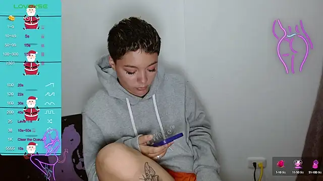 Snapshot of TRIXIE_TANG28 chatting on 01.28.25 TRIXIE TANG28 online show from 01.28.25