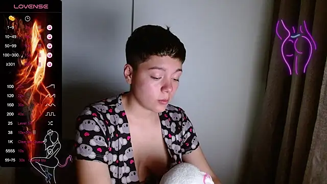 Snapshot of TRIXIE_TANG28 chatting on 02.18.25 TRIXIE TANG28 online show from 02.18.25