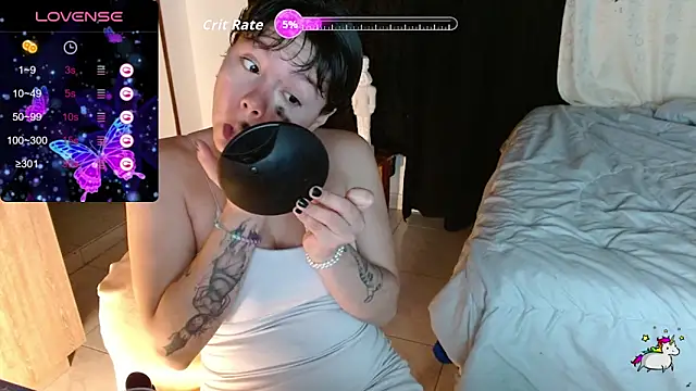 TRIXIE TANG28 online show from 12.16.25