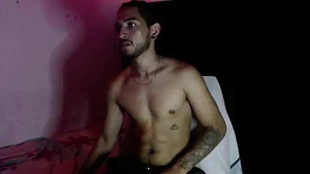 Snapshot of maxximus_100 chatting on 12.18.24 maxximus 100 online show from 12.18.24