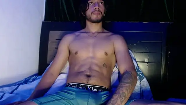 Snapshot of maxximus_100 chatting on 12.22.24 maxximus 100 online show from 12.22.24