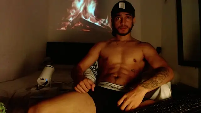 Snapshot of maxximus_100 chatting on 02.06.25 maxximus 100 online show from 02.06.25