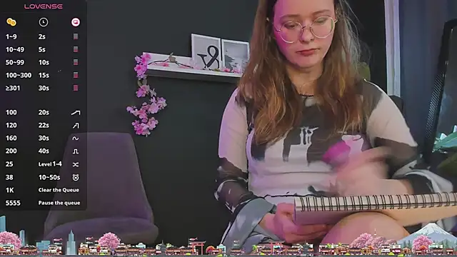 Snapshot of CassieCool chatting on 01.11.25 CassieCool online show from 01.11.25